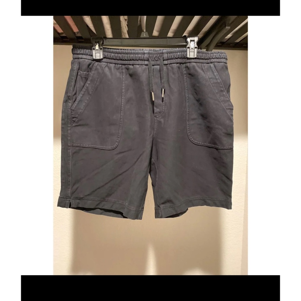 Athleta black farallon Bermuda running shorts size 14